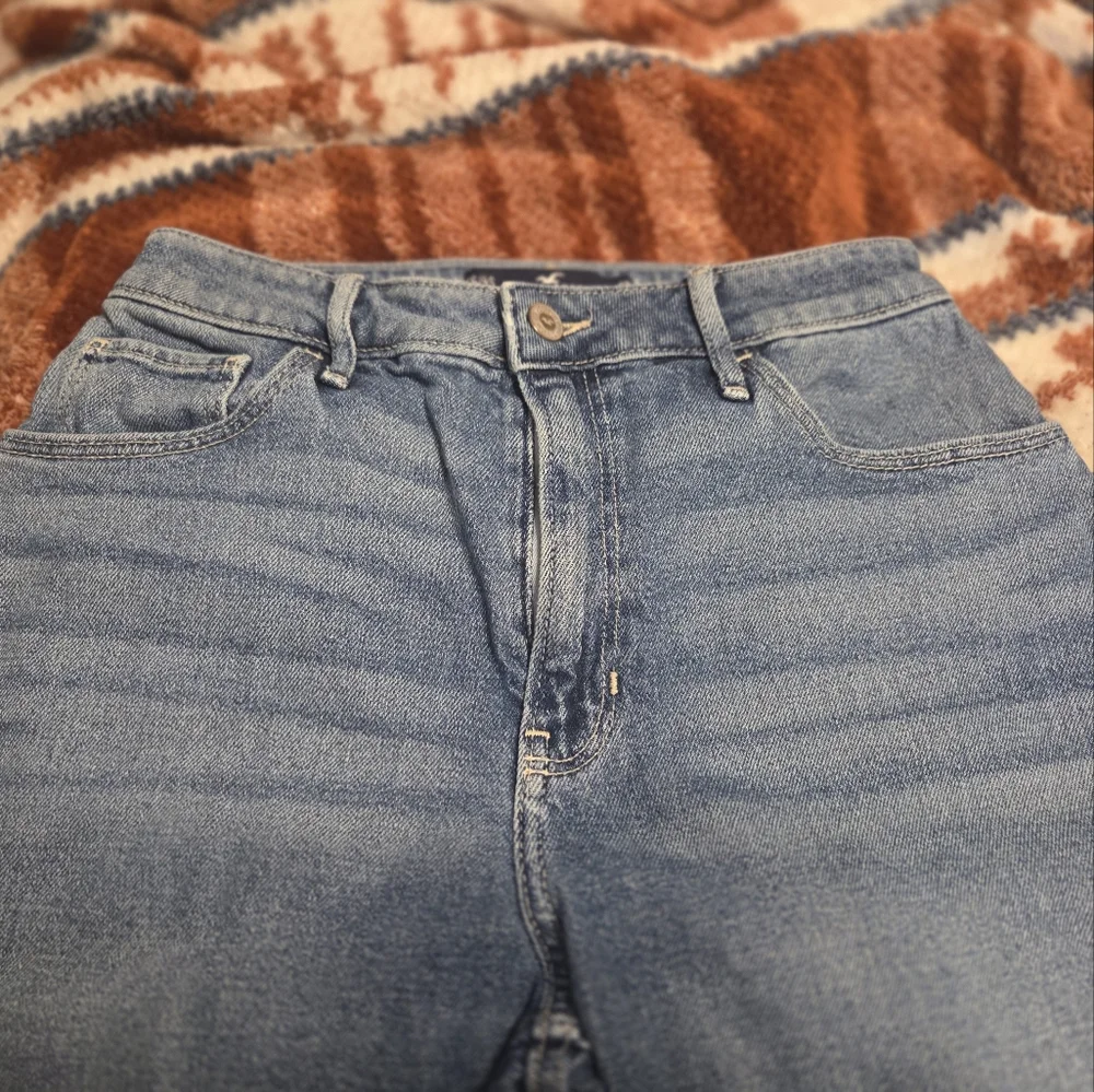 Hollister Women's Light Blue ULTRA High Rise DAD Jeans - Picture 1 of 5